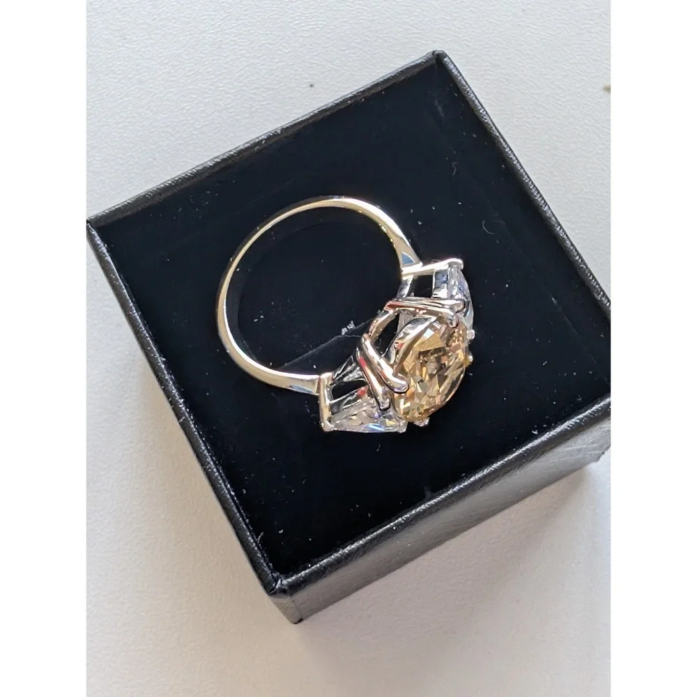 10k White Gold Canary Yellow CZ Cocktail Ring 6.75 With White CZ Accent Stones